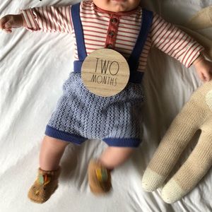 Adorable overall knit baby outfit Sz 0-3 months